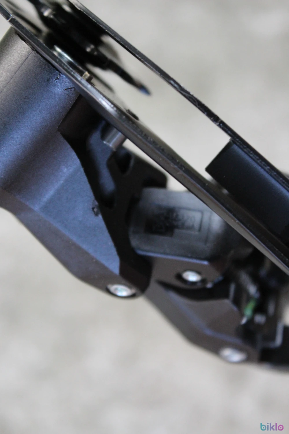 7. Shimano CUES RD-U3020 9-vit. schimbator spate
