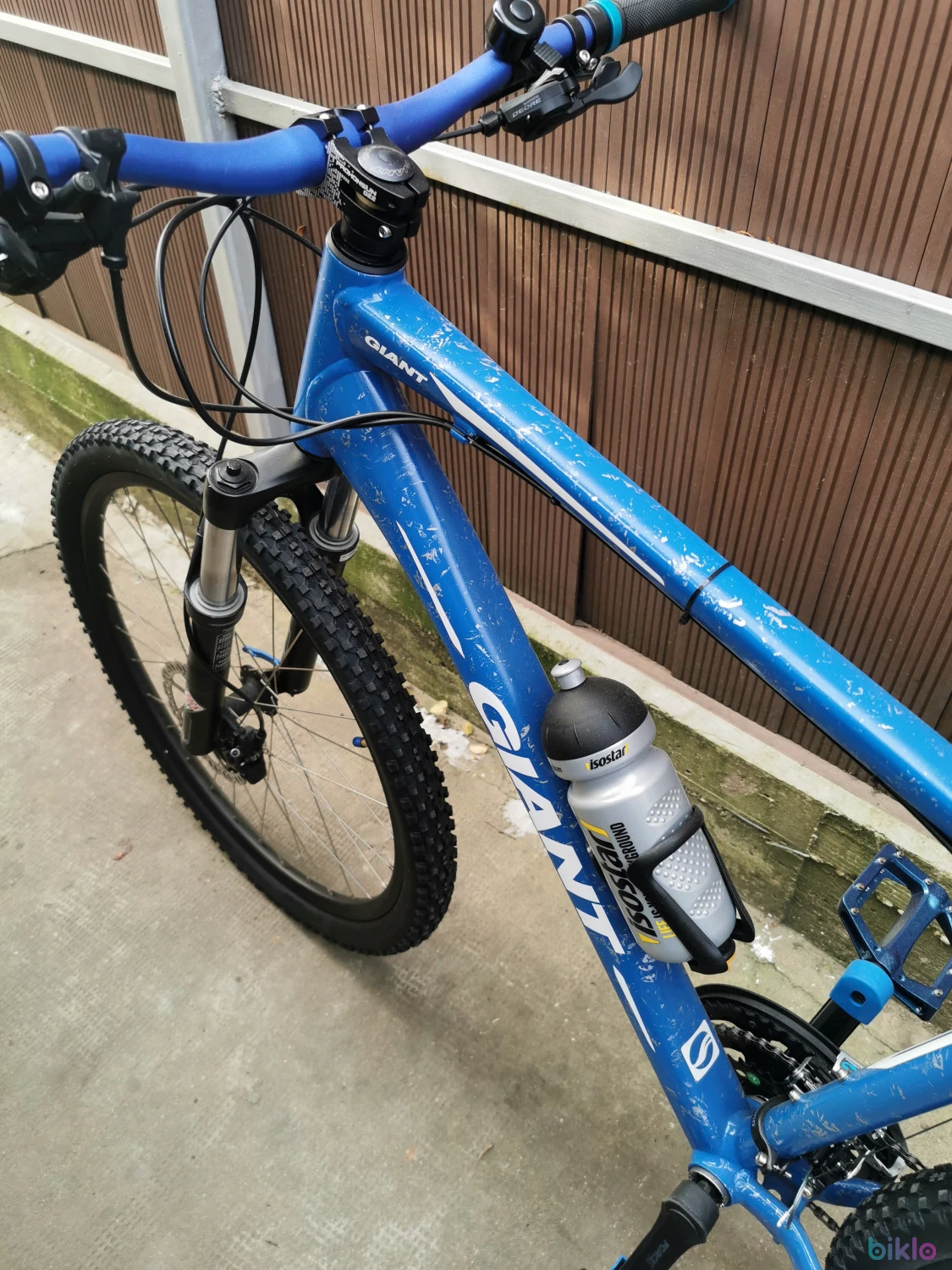 4. Mountain bike cu suspensie