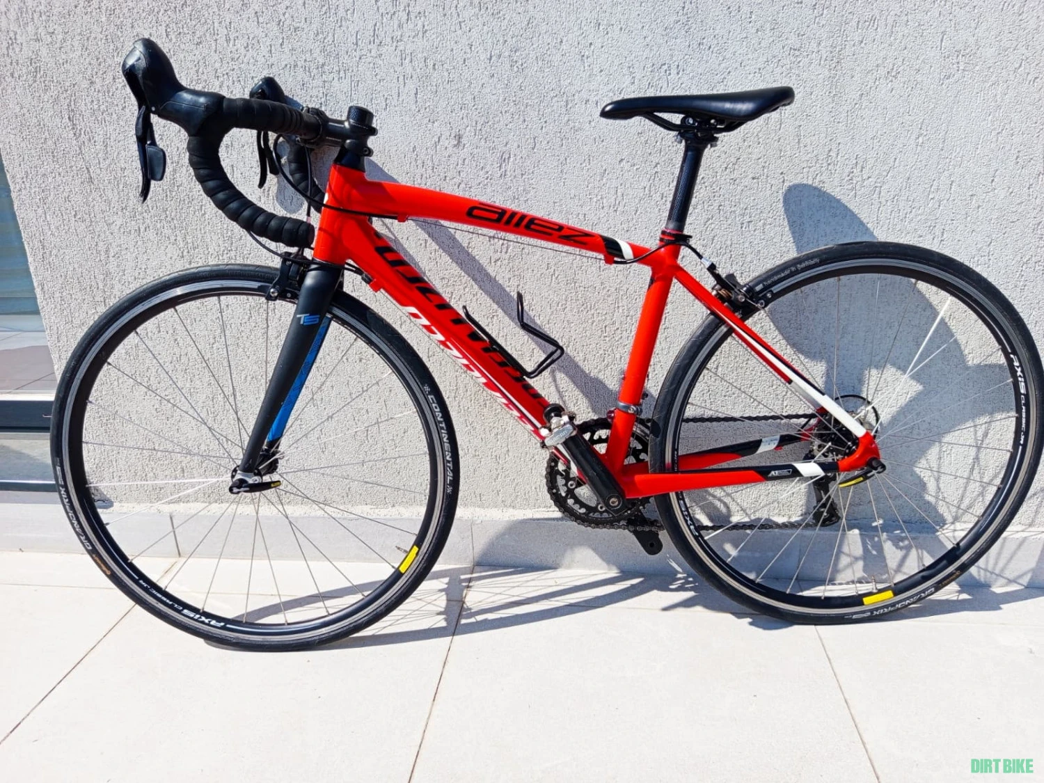 2. Bicicleta cursiera pentru copii Specialized Allez roti 26”