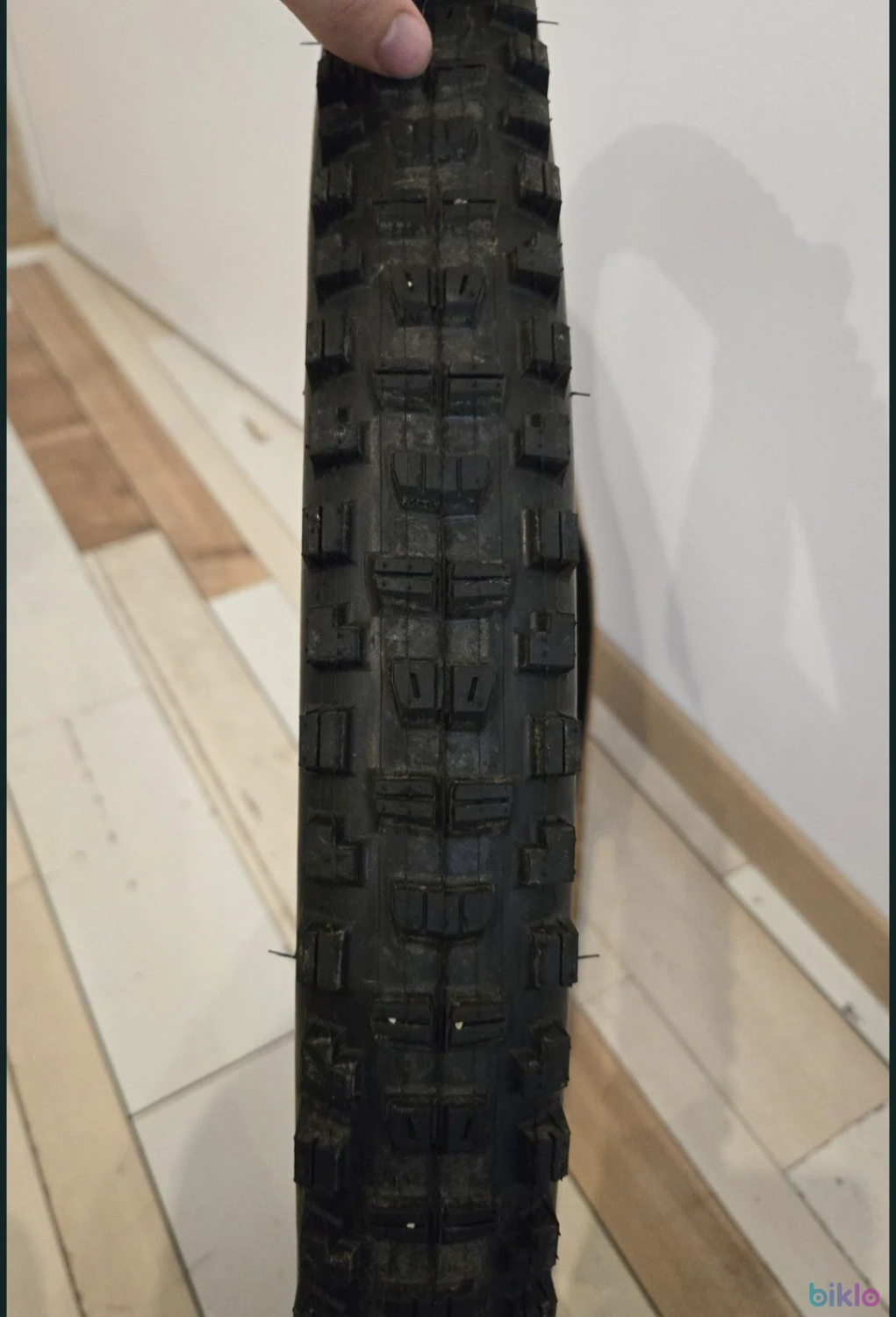 6. MAXXIS Minion DHR II 29x2.40 WT EXO TR