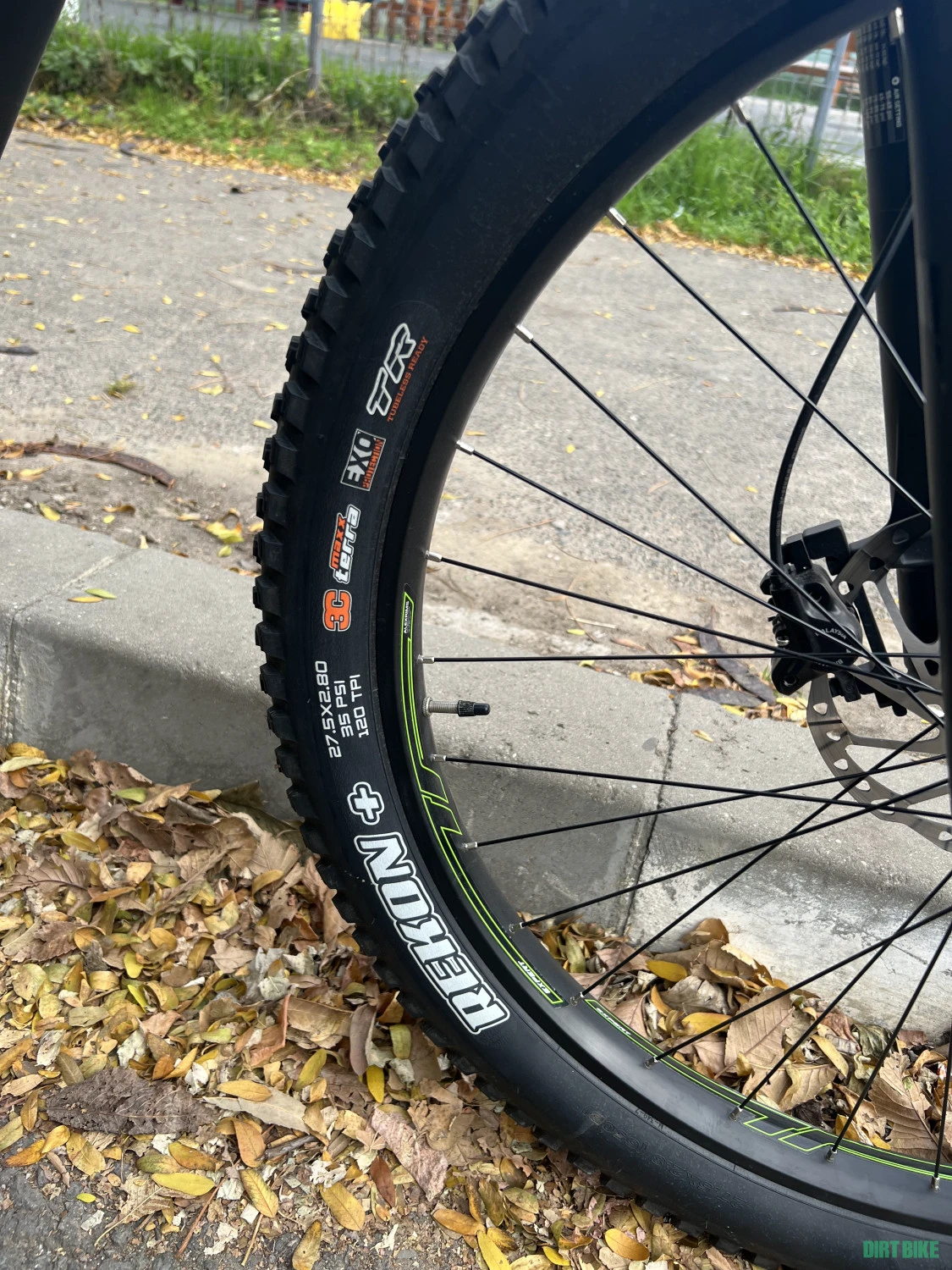 4. Merida e-one twenty 500
