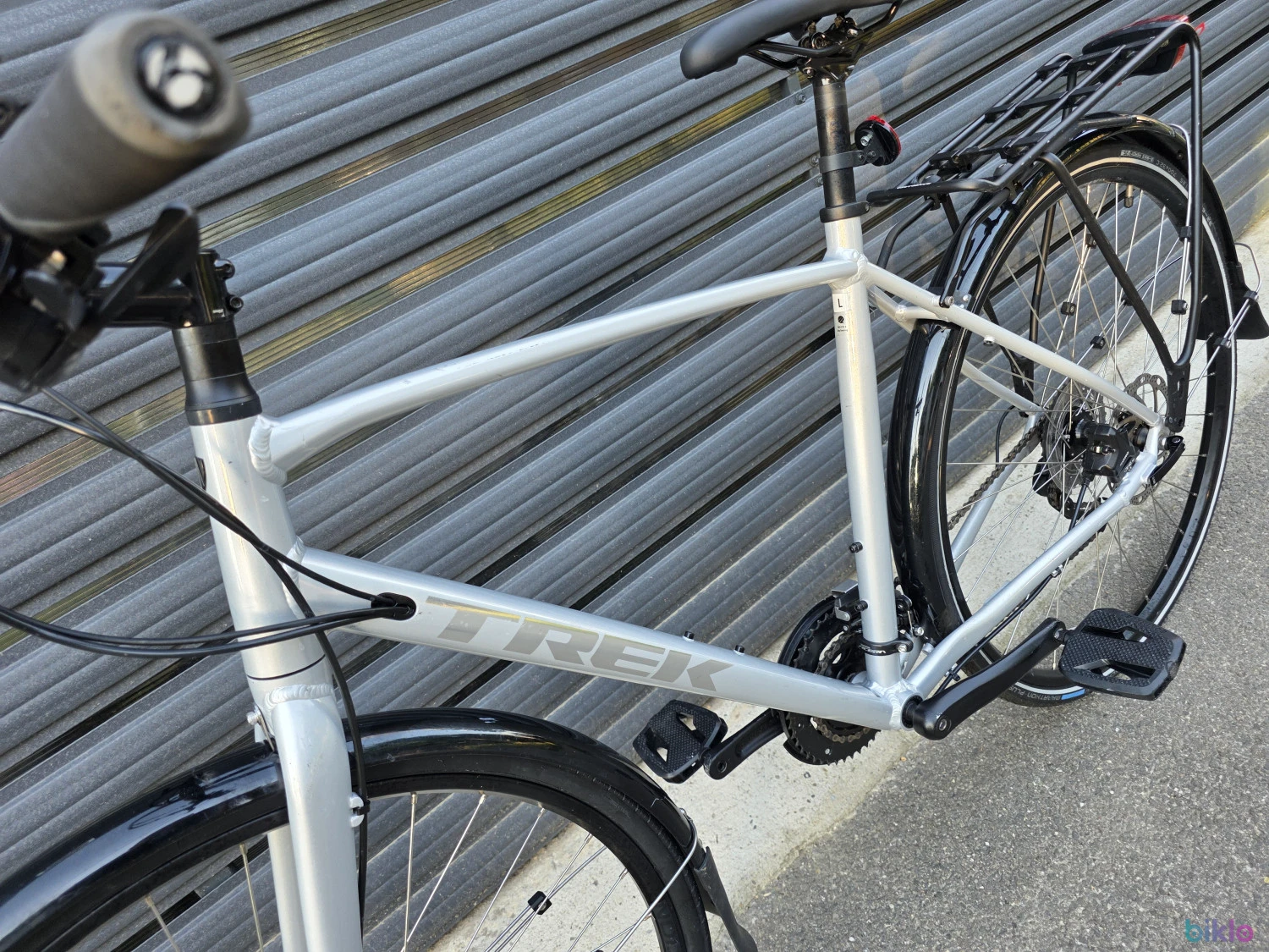 8. Trek FX2 citybike roti 28"
