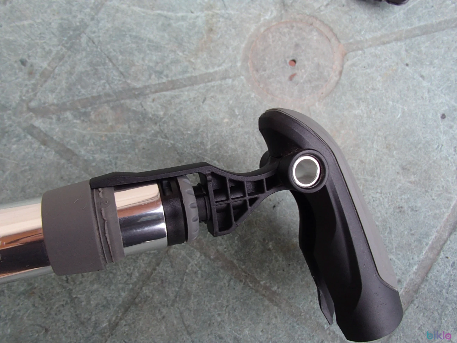 7. Pompa pentru bicicleta SKS Injex T-Zoom