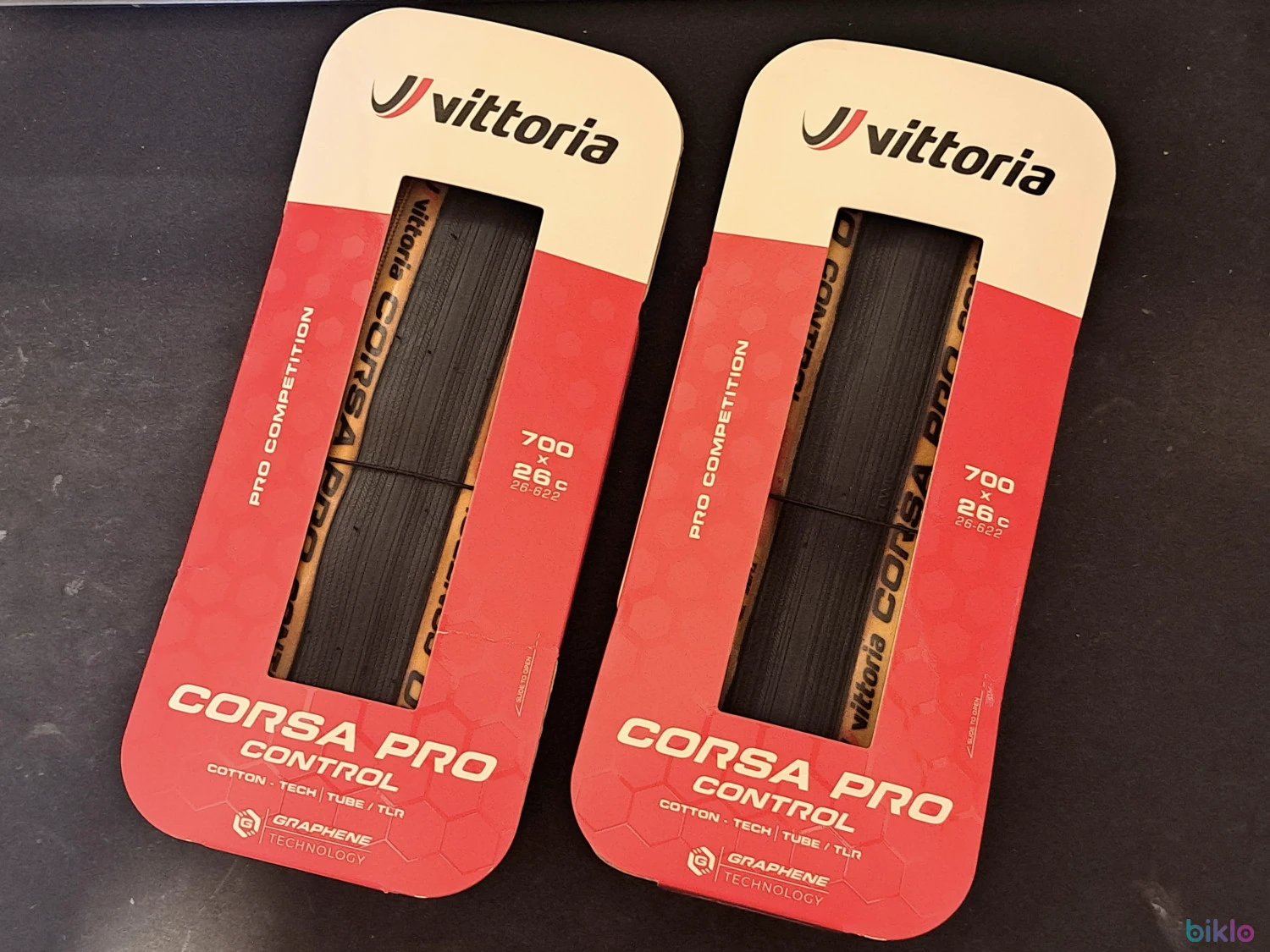 1. Viitoria Corsa PRO Control PRO Competition Tubeless-Ready Cotton Graphene Tech Tube TLR