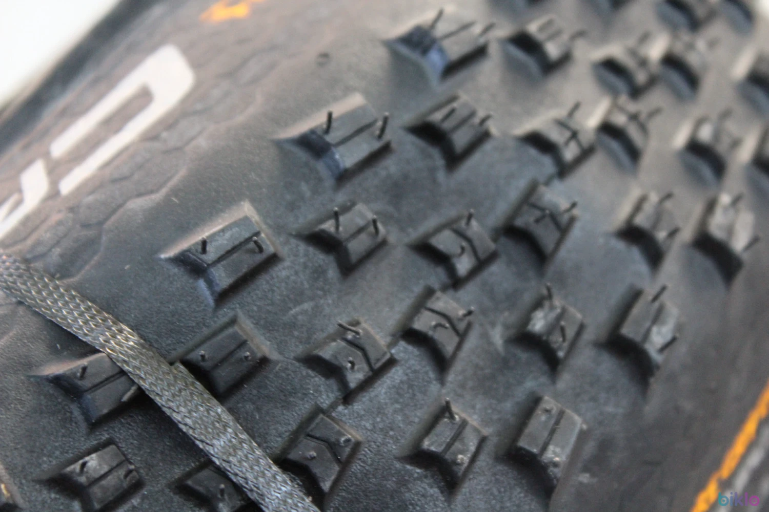 4. Continental Cross King 2.2 ShieldWall TLR 26x2.2 cauciuc pliabil Tubeless