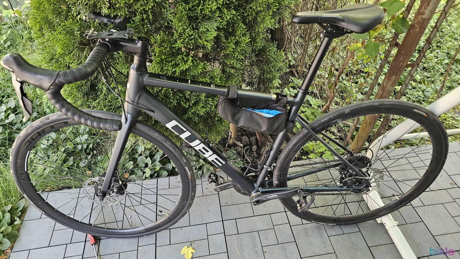 4. Vând bicicletă de șosea Cube Attain, model 2023, mărimea 53