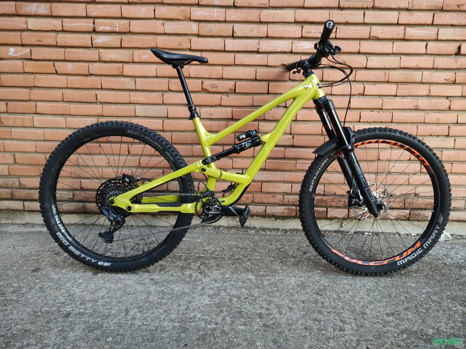 1. YT Capra 2023, 29, Enduro