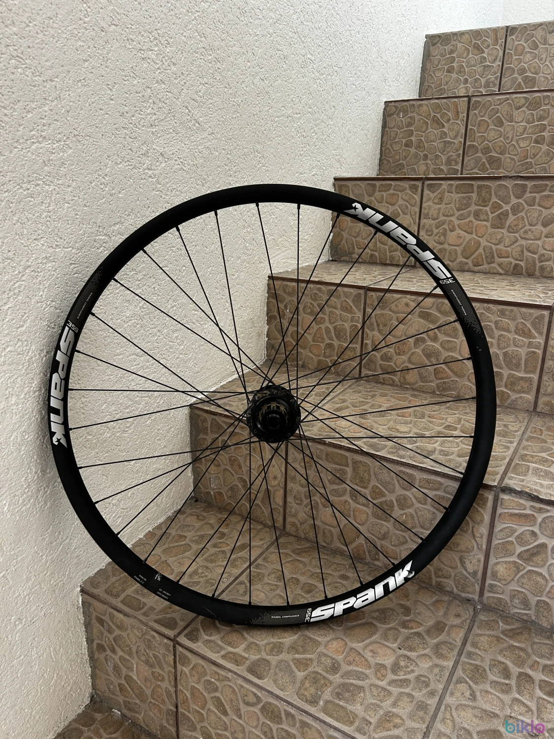 7. Roata spate downhill Spank 27.5", ax 12x157, caseta HG, 6 bolt