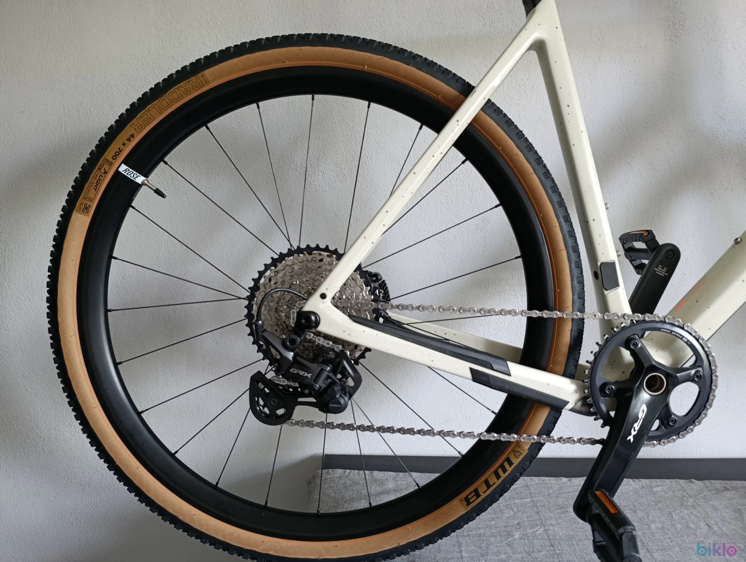 3. Rose Backroad GRX RX820 Carbon Gravel