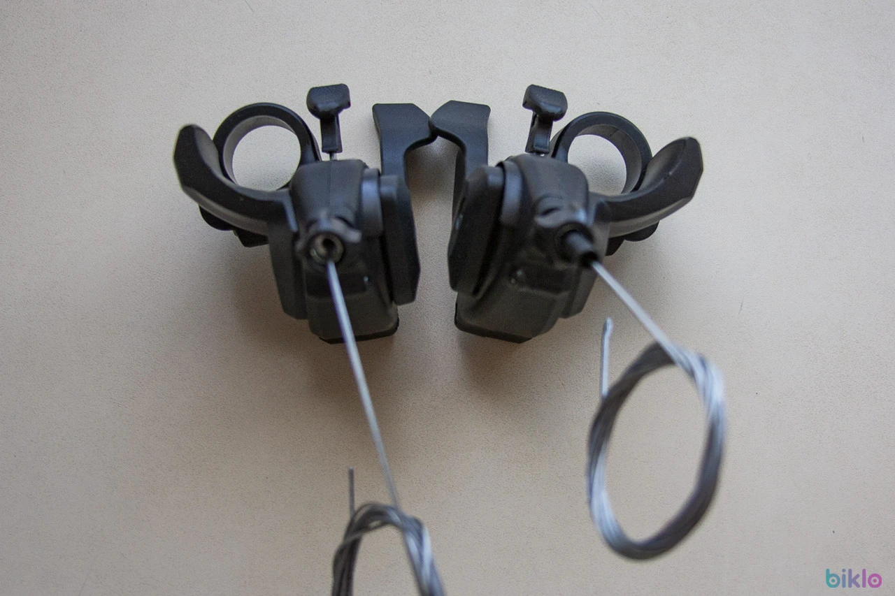 4. Manete schimbatoare, marca Microshift, 3x7 noi, upgrade