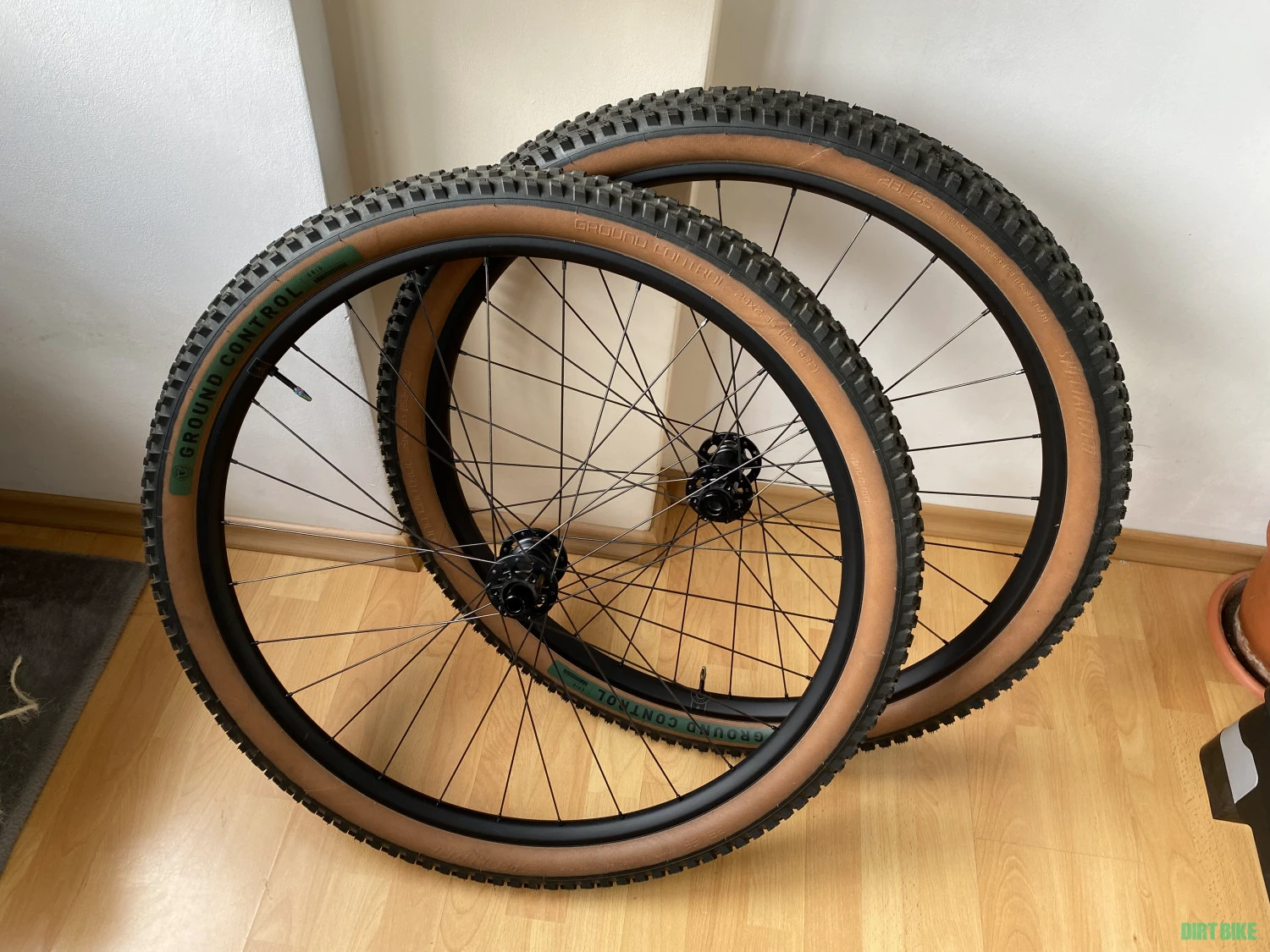 1. Specialized set roti boost cu anvelope Ground Control 29x2.35