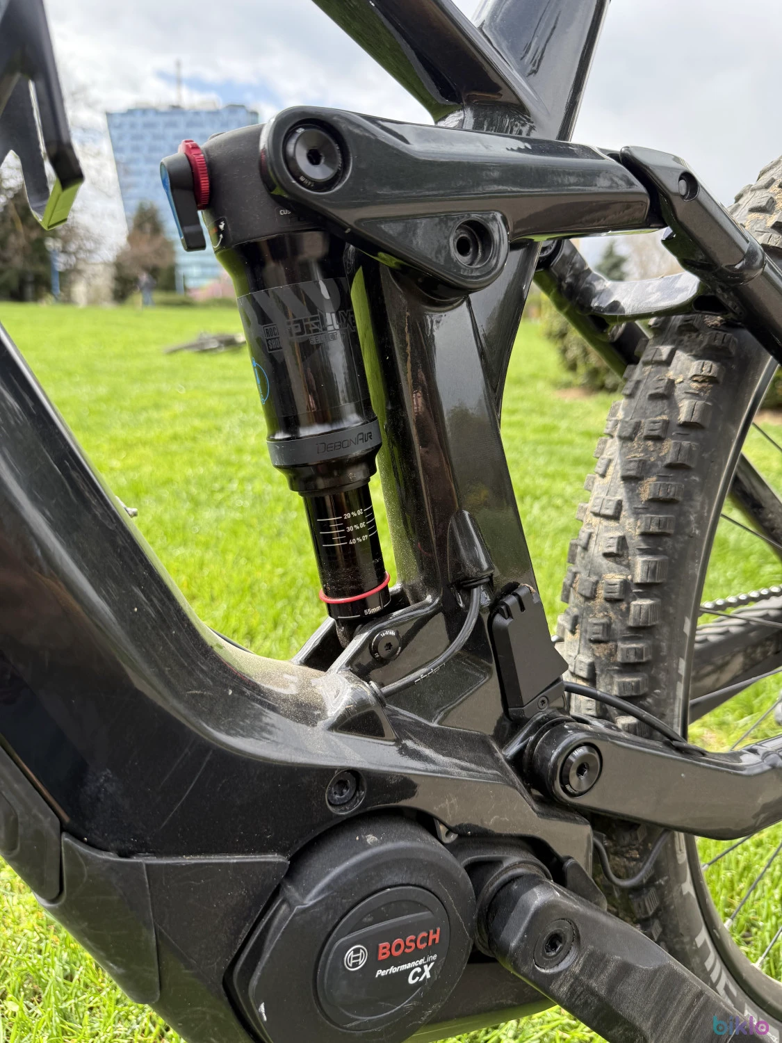 5. Bicicleta Electrica Full Suspension Cube 140 HPC Race Stereo Hybrid