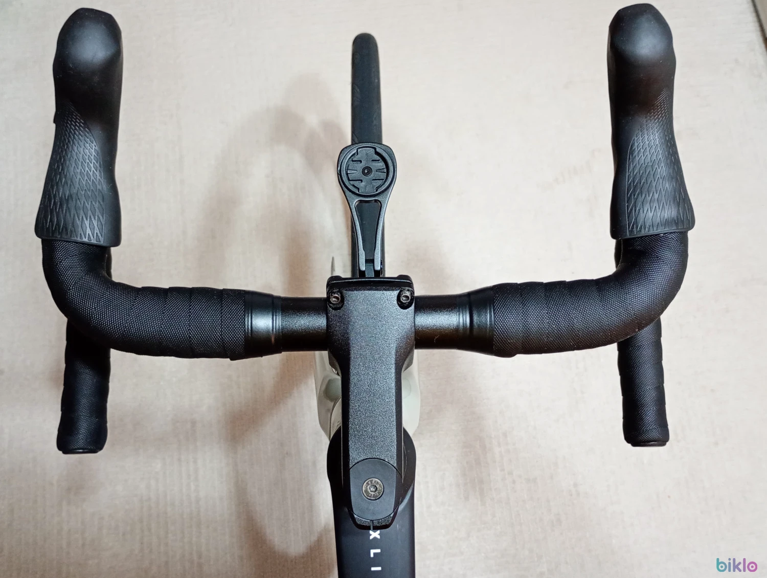 6. Rose Xlite 04 (7,3 kg, roti carbon 1.360 g, Ultegra, marime 50/XS)