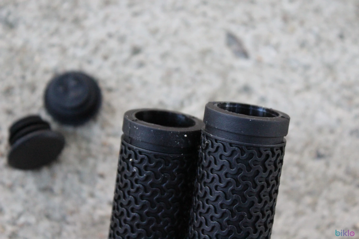 3. Meroca Lock-On Grips - manson lock-on