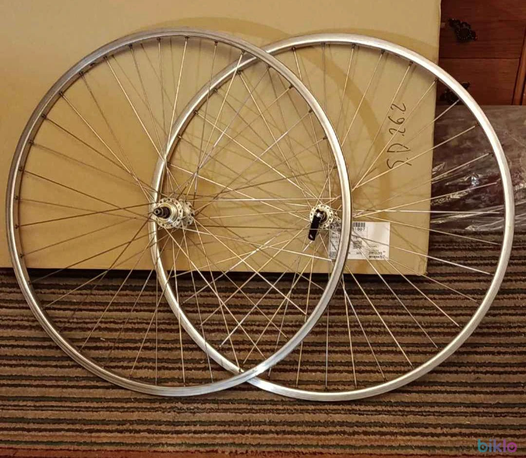 1. Roți cursieră vintage