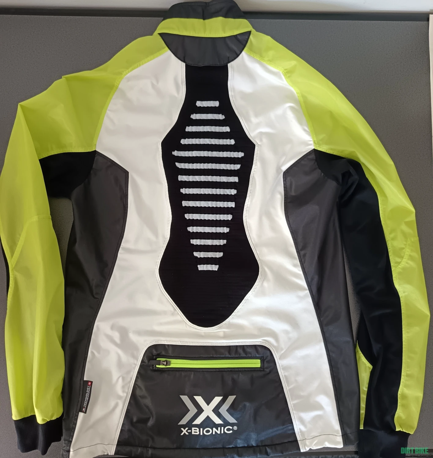 9. X-Bionic Man Spherewind AE Geaca/Jacheta ciclism-alergare mas L