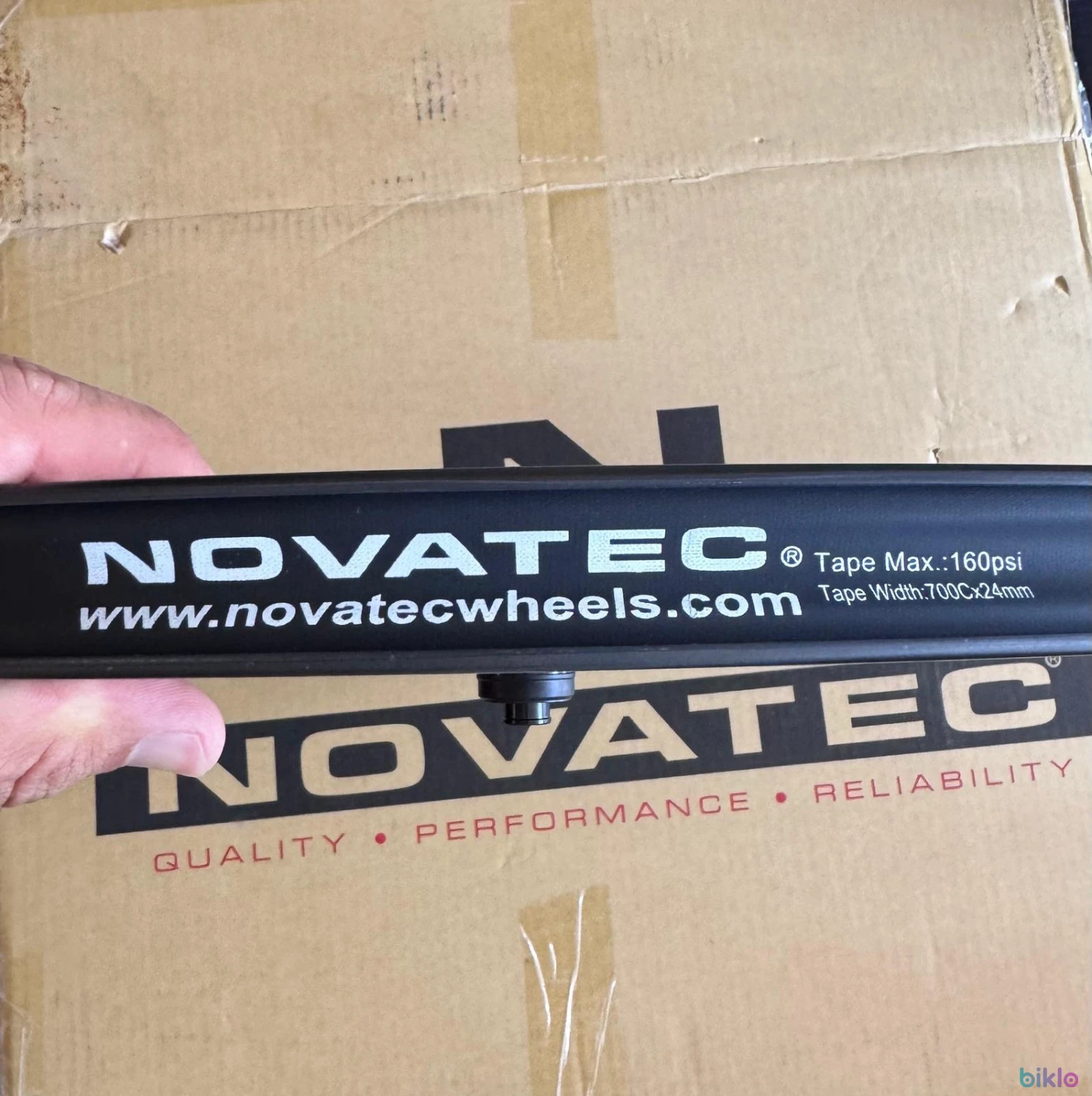 3. Roti cursiera Novatec R4