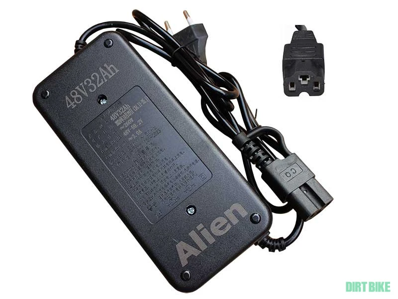 1. Incarcator scuter, tricicleta electrica Plumb-Acid 48V 32Ah