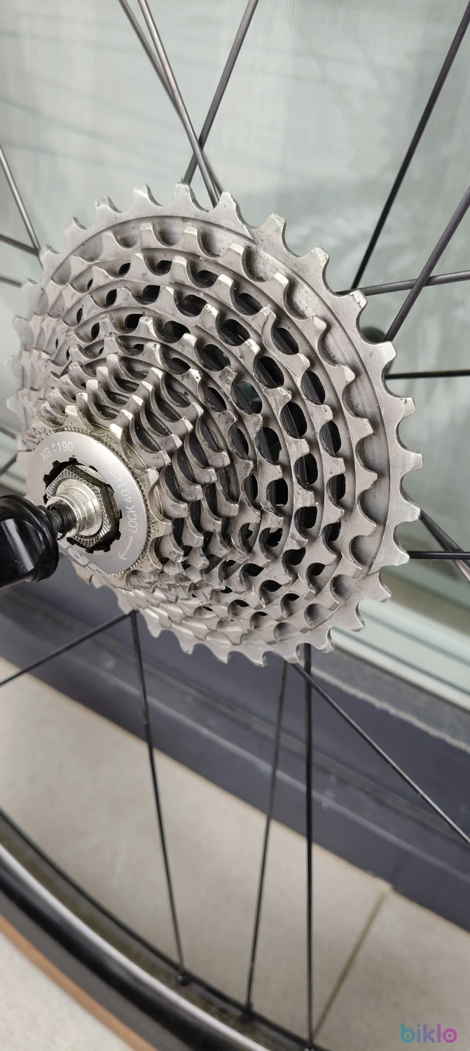 5. Canyon Ultimate CF SLX (2 seturi roți)