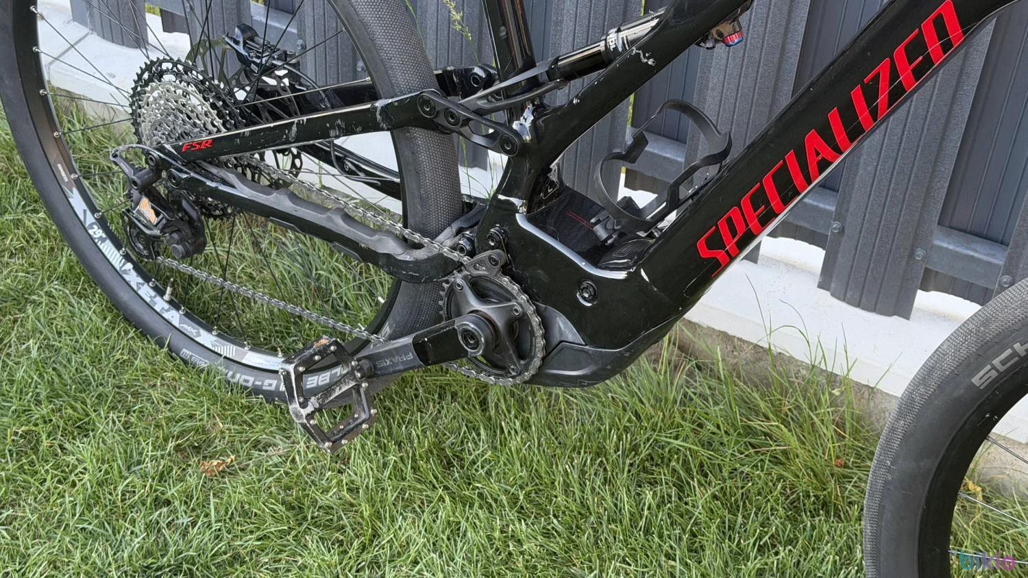 7. Specialized Levo Turbo Comp L 2021 full box