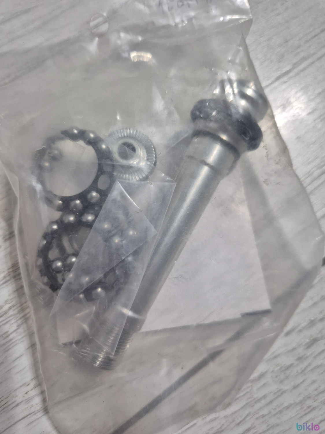 1. Ax roata față complet Shimano XTR WH-M985F