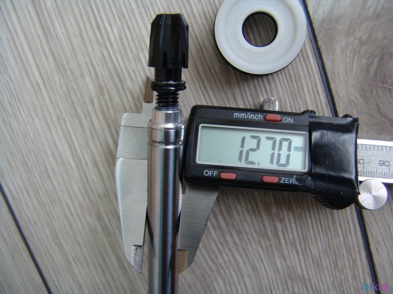8. Piese furci RockShox 35 silver