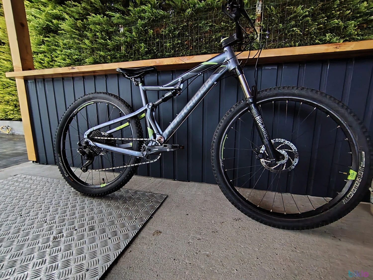 1. Rockrider st 900s