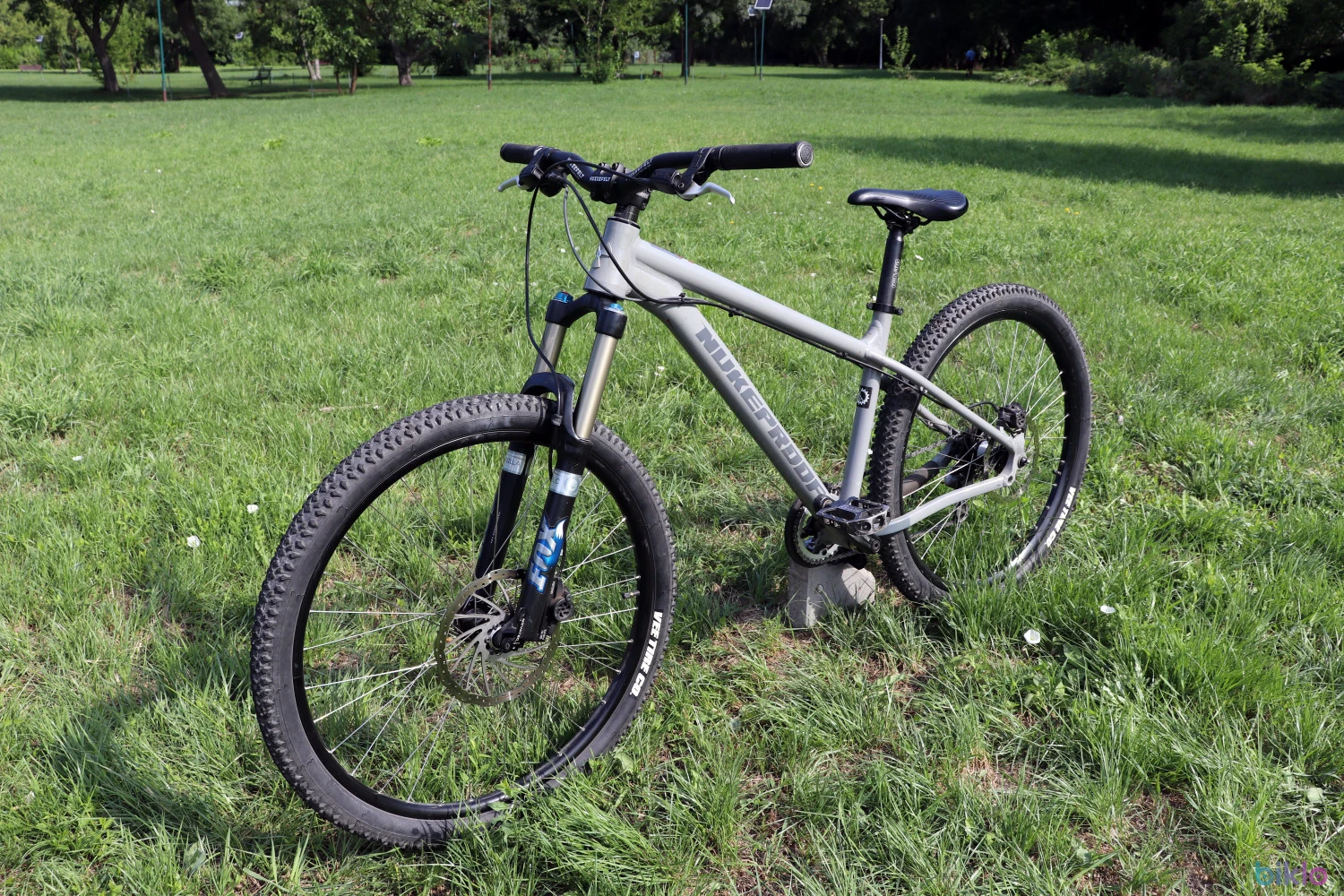 5. Nukeproof Scout V2 27.5 marimea M pentru Trail si Enduro.