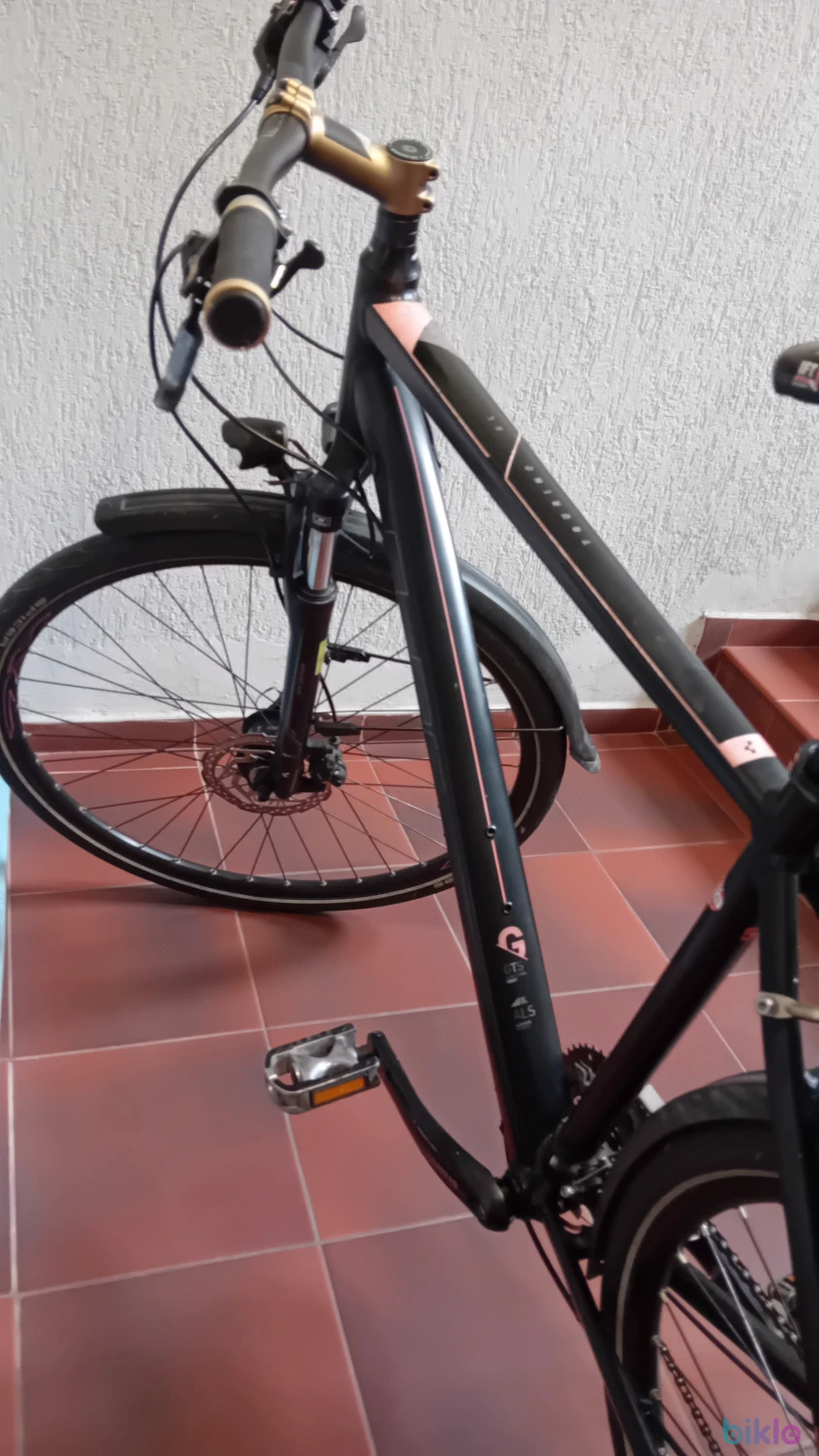 4. Cube touring marimea 54
