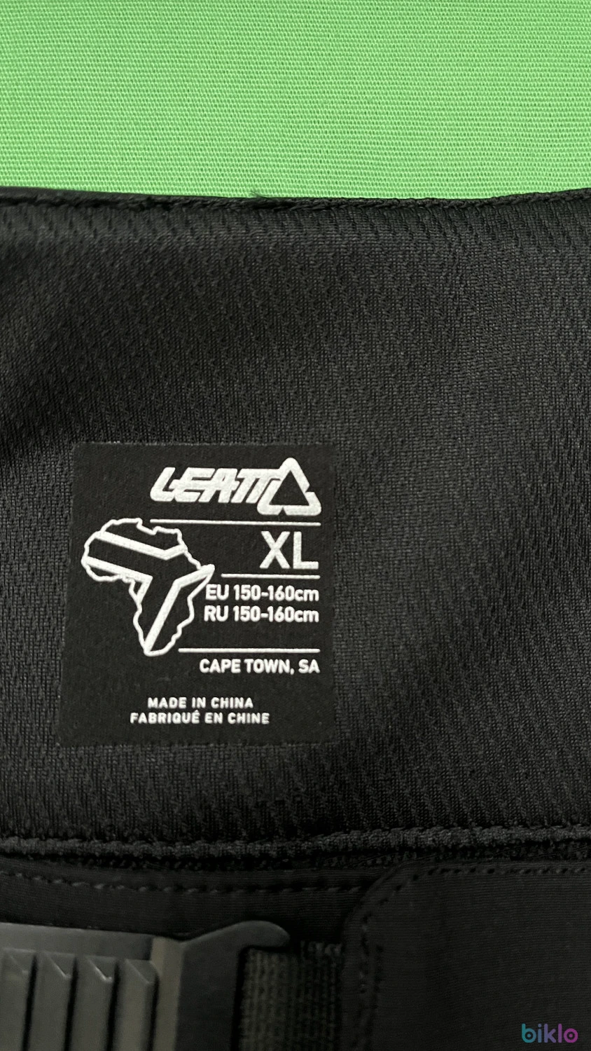3. Pantaloni MTB LEATT