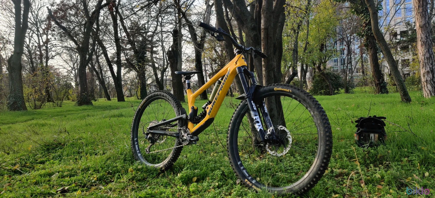 1. Bicicleta Enduro/Freeride Nukeproof Giga 290 Elite (Cu Upgrade-uri)