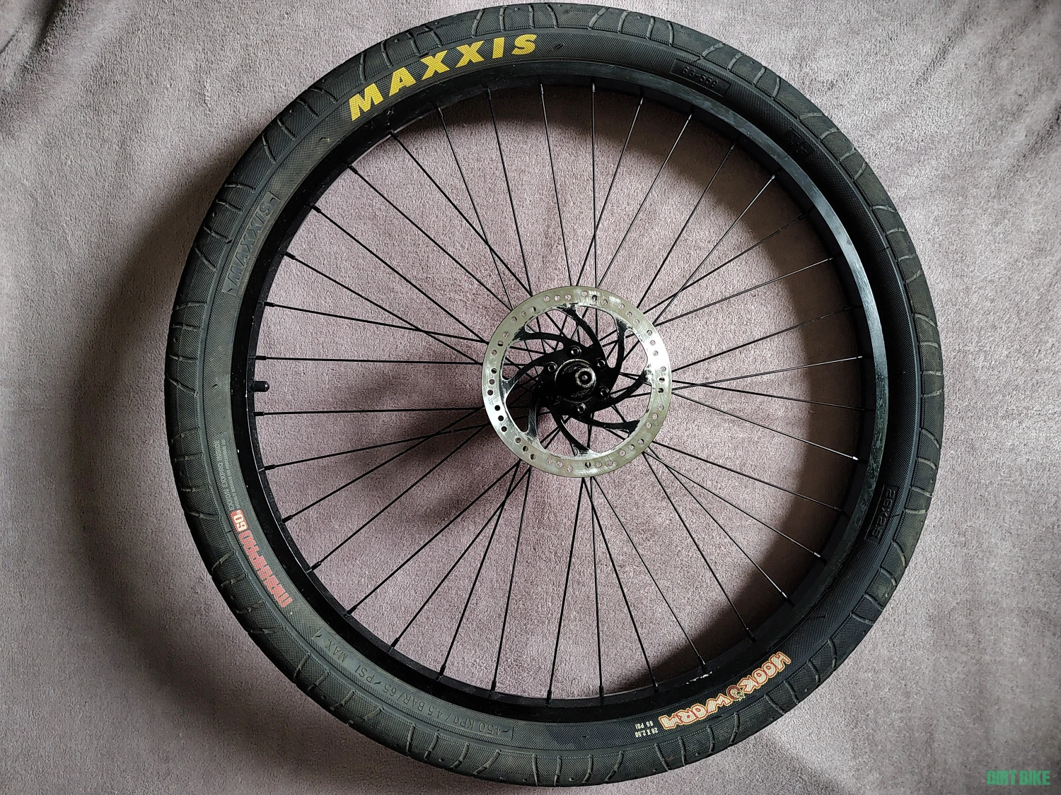 1. Cauciuc Maxxis hookworm maxxpro 60s 26x2.5