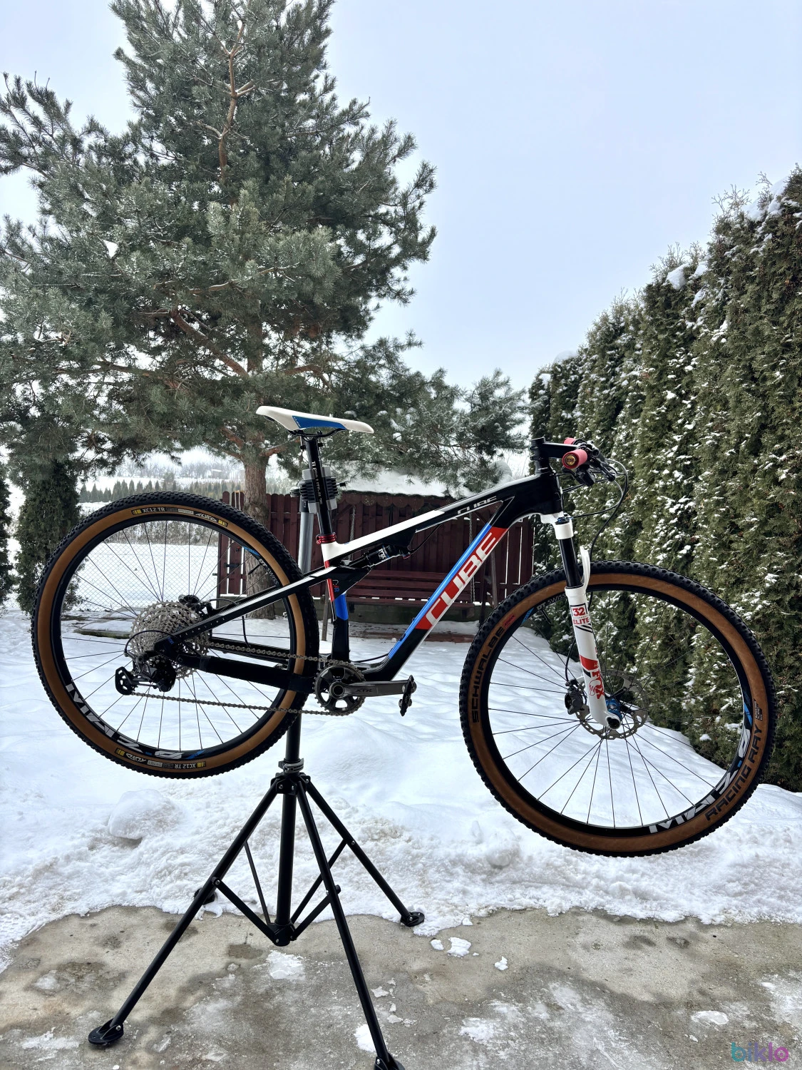 1. CUBE AMS SL 100