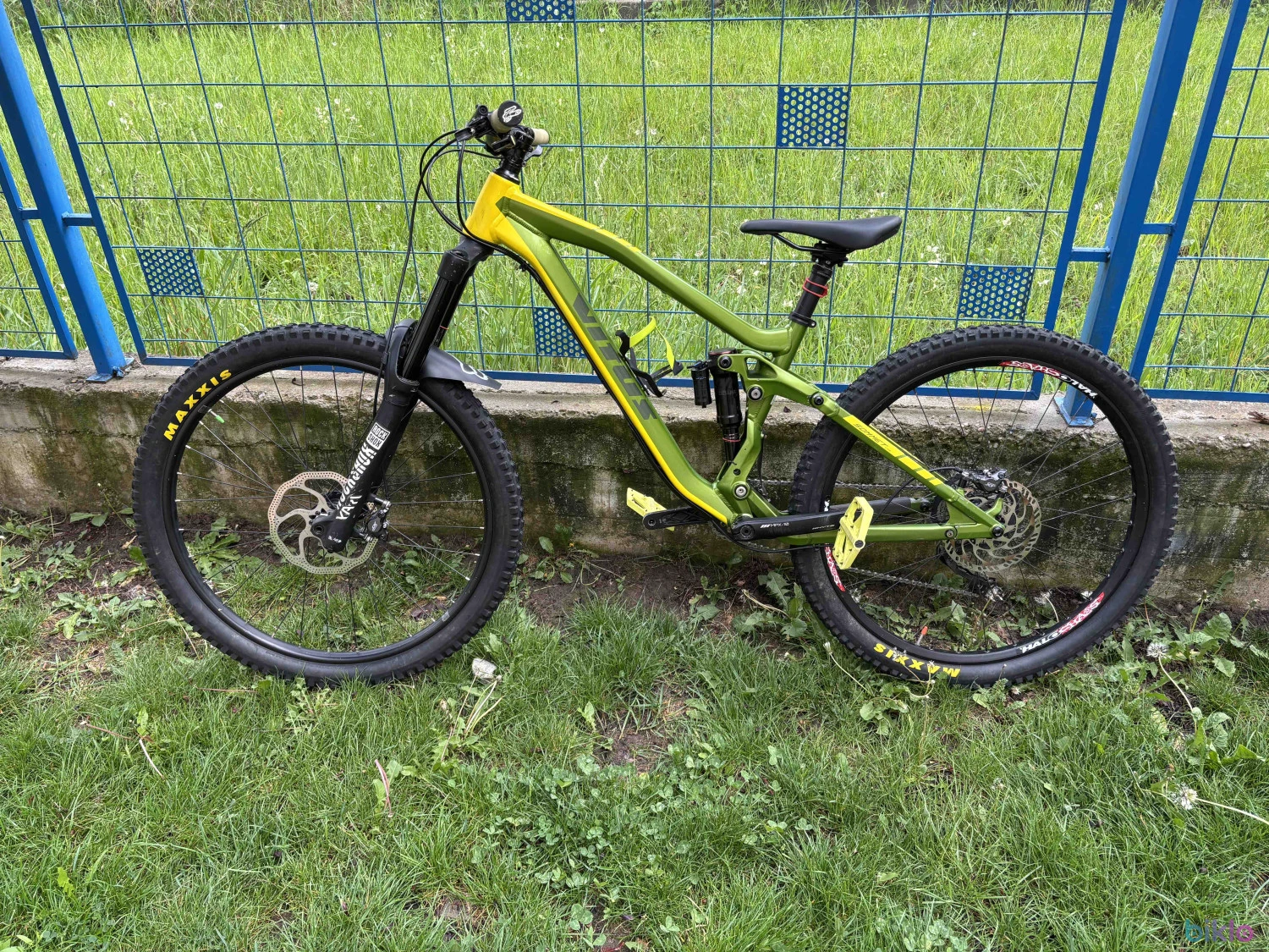1. Vitus Sommet VRS 27.5 Size S