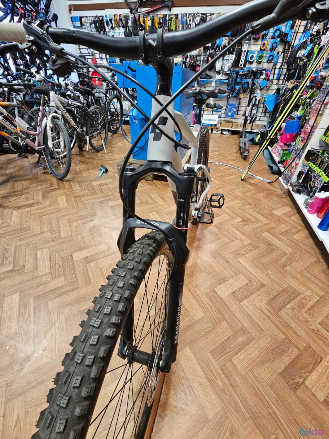 7. Bicicleta Cube Stereo 120 Race 29 Lightgray Black 2021