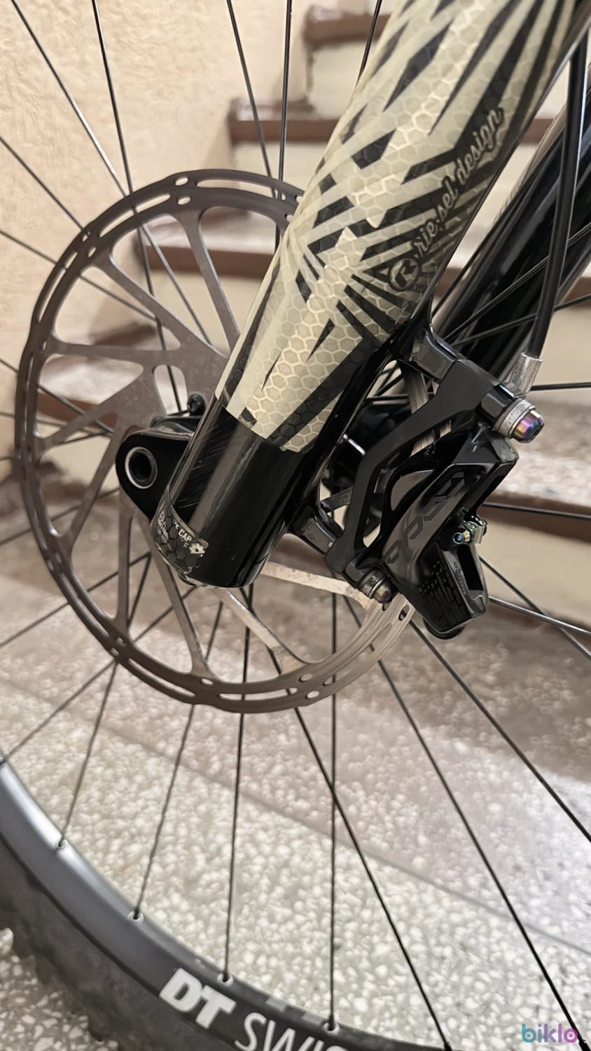 5. Commencal meta power AM