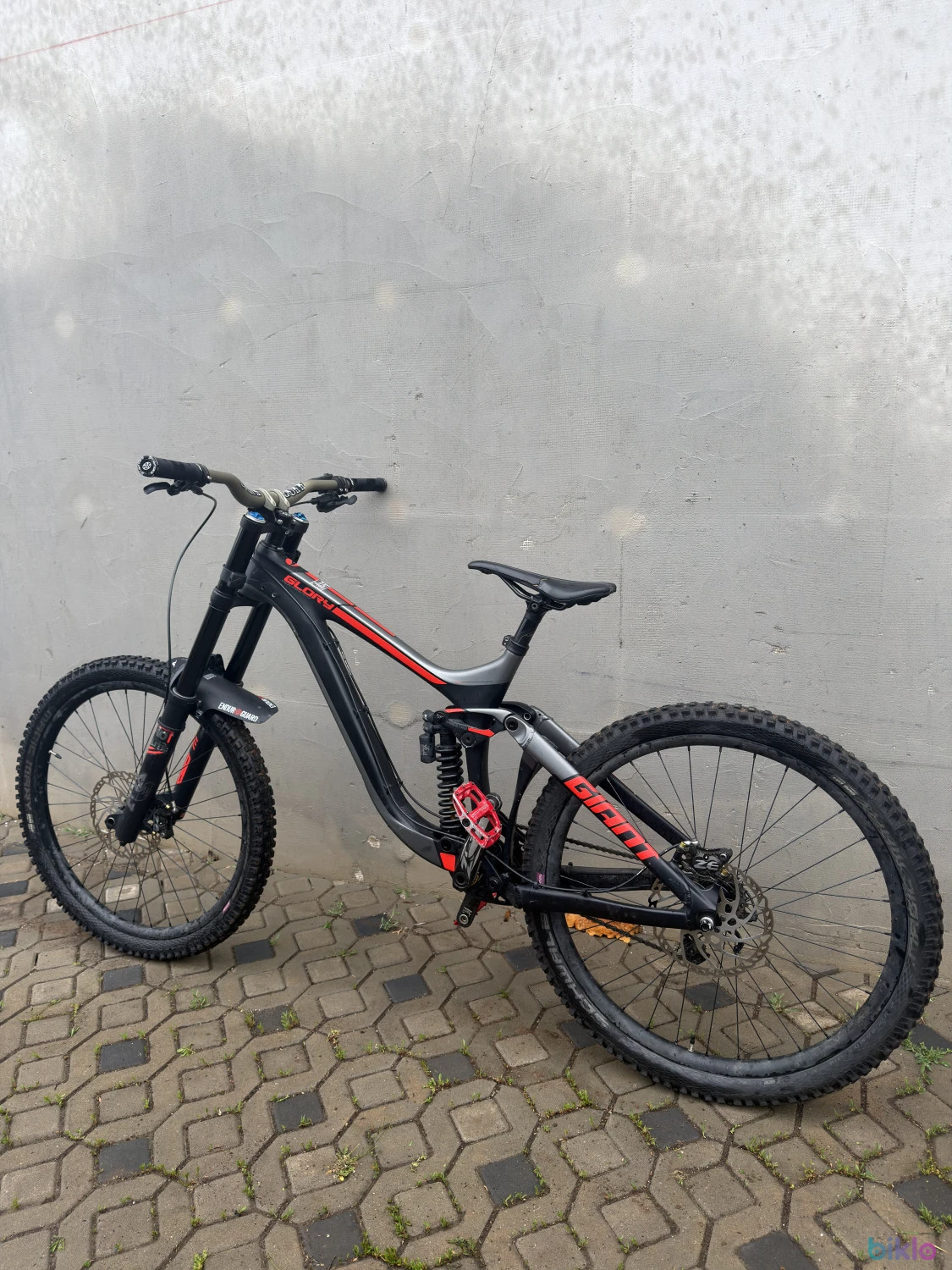 2. Bicicletă Downhill Giant Glory Advanced 1, L, echipare FOX