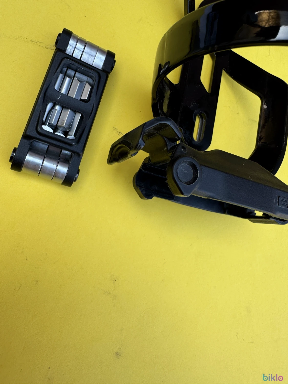 2. Suport bidon + mini tools-Specialized