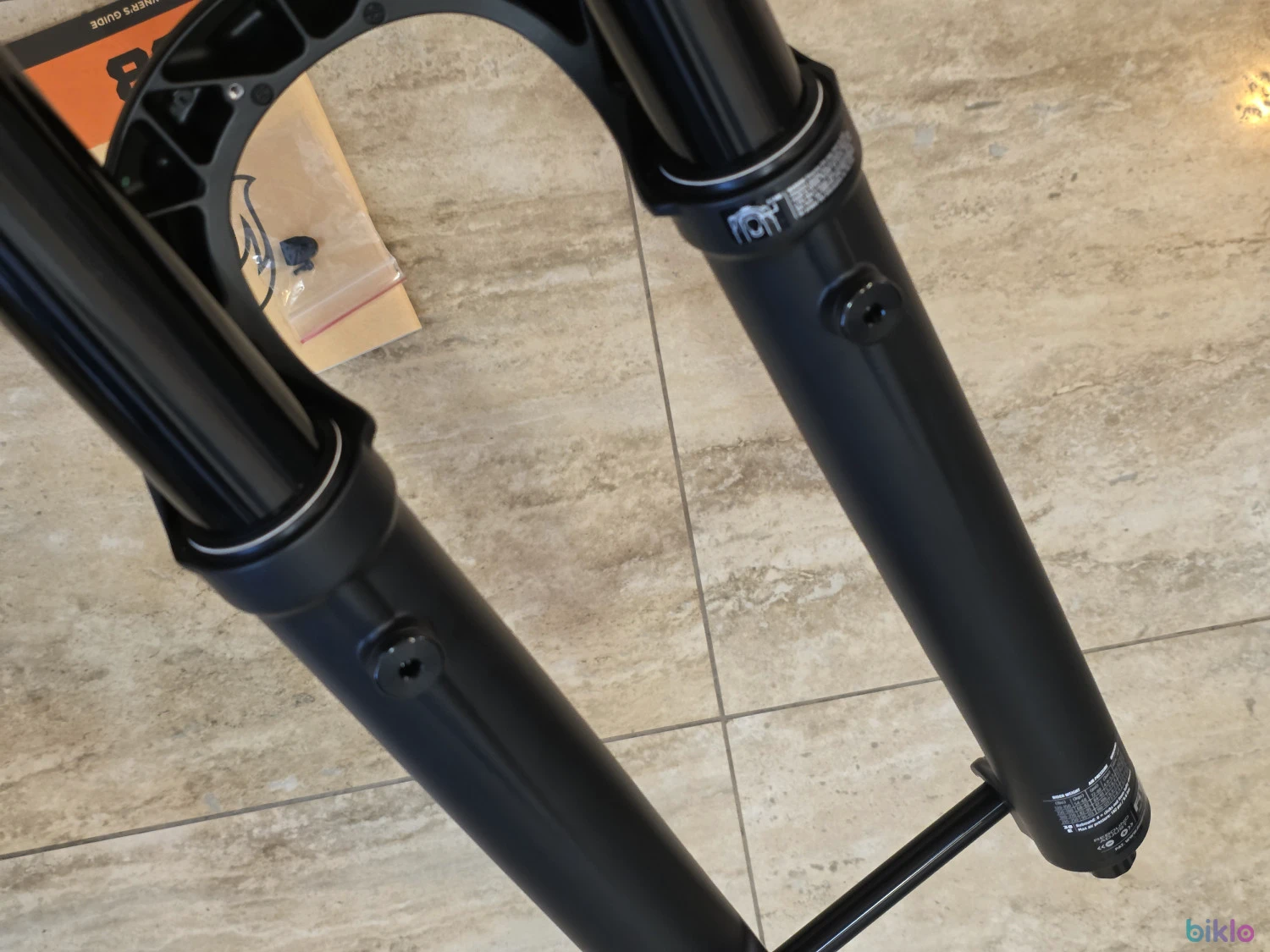 4. Furca Fox 38 Performance Grip E-Optimized Float 29-27.5+ 180mm