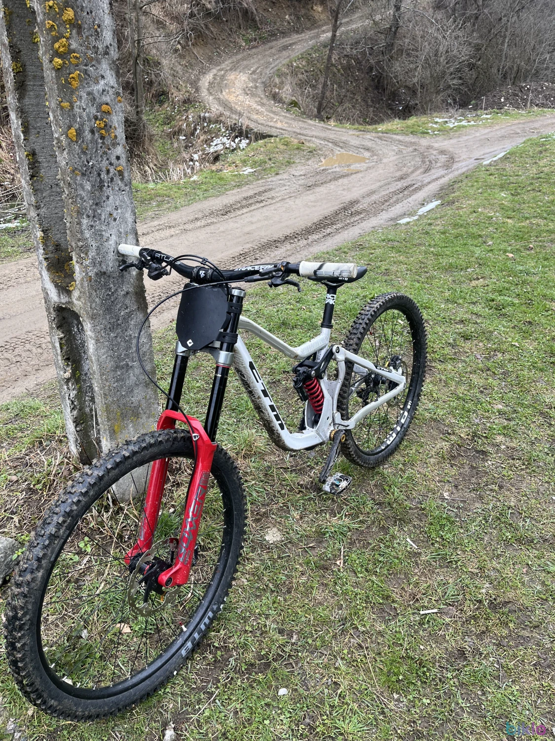 1. CTM mons race bicicletă downhill