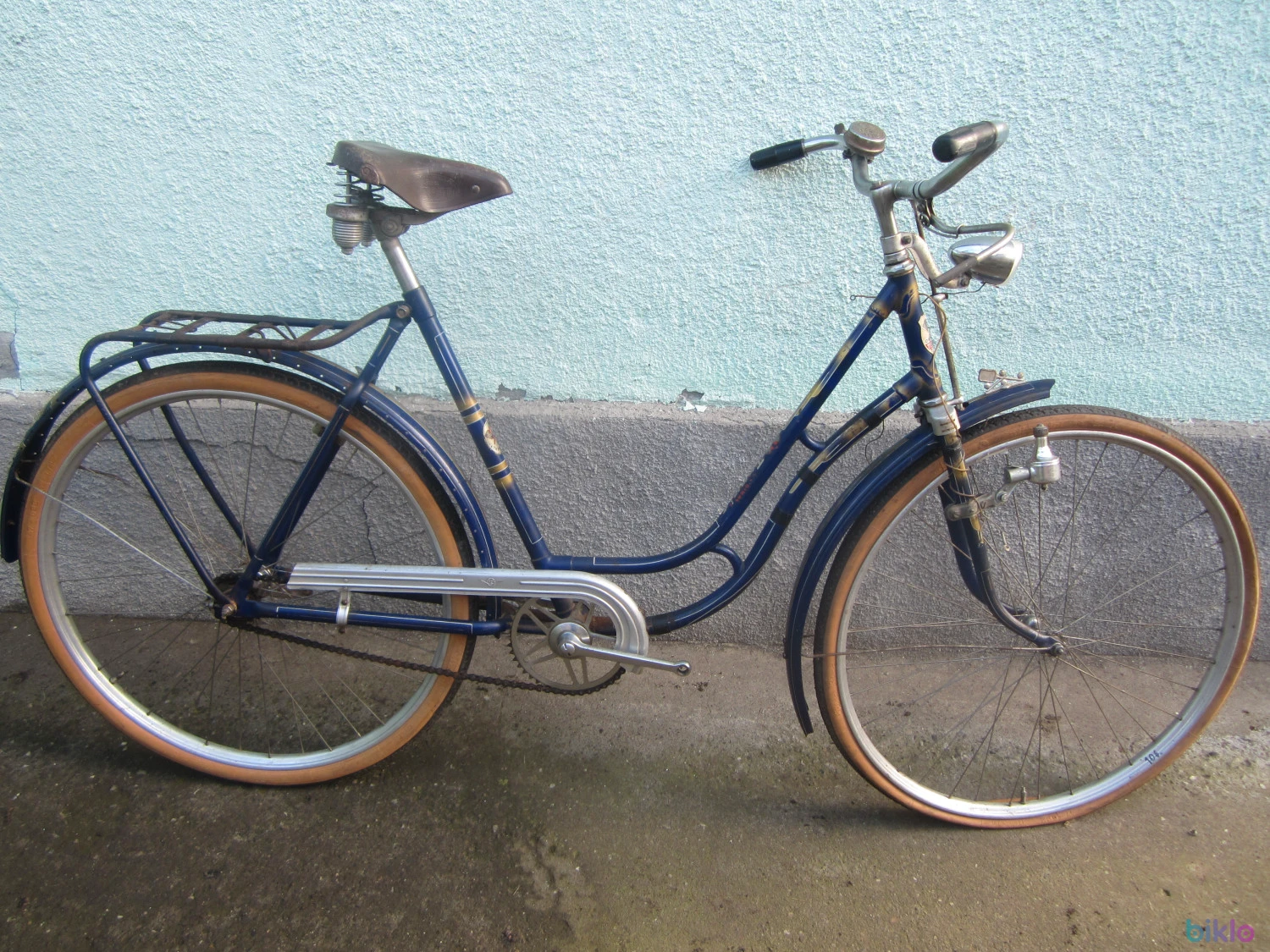 1. Bicicleta vintage Original Tenis ANII 50