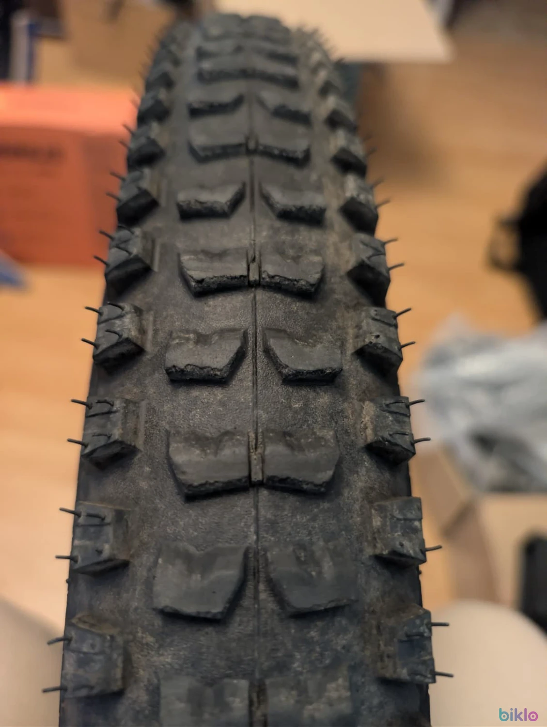 2. Anvelopa pliabila Continental Der Kaiser Projekt Protection Apex 27.5*2.4