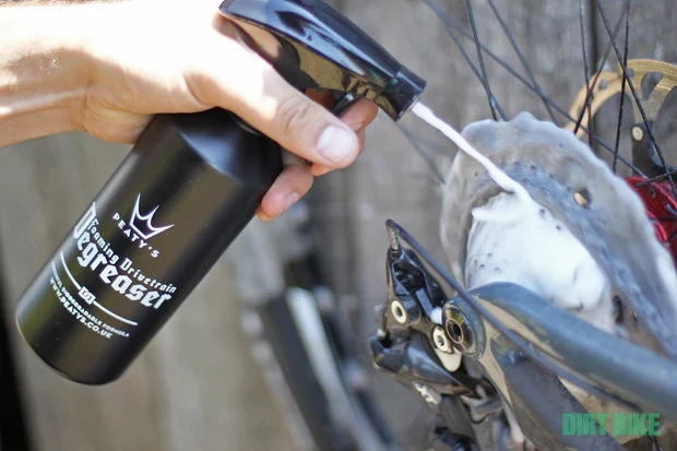 17. NOU! PEATY'S valve tubeless / perii / Holeshot / bidon Fidlock