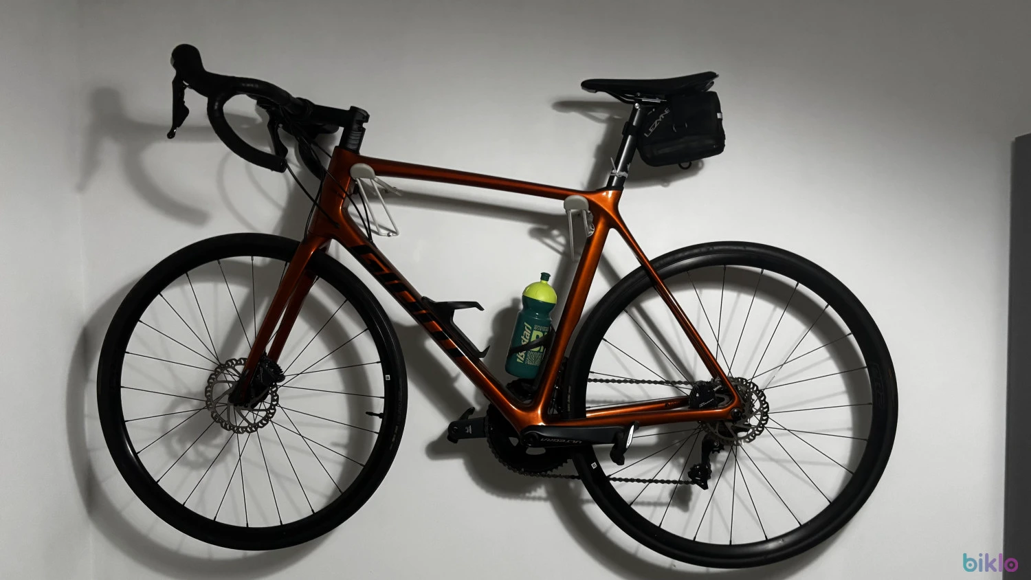 1. Bicicleta Sosea GIANT TCR Advanced 1 Disc-KOM Amber Glow 28'' L