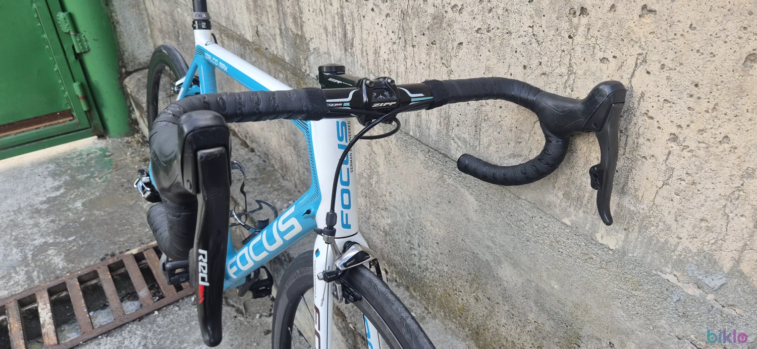 5. Focus Izalco MAX Red eTap ROVAL CLX32