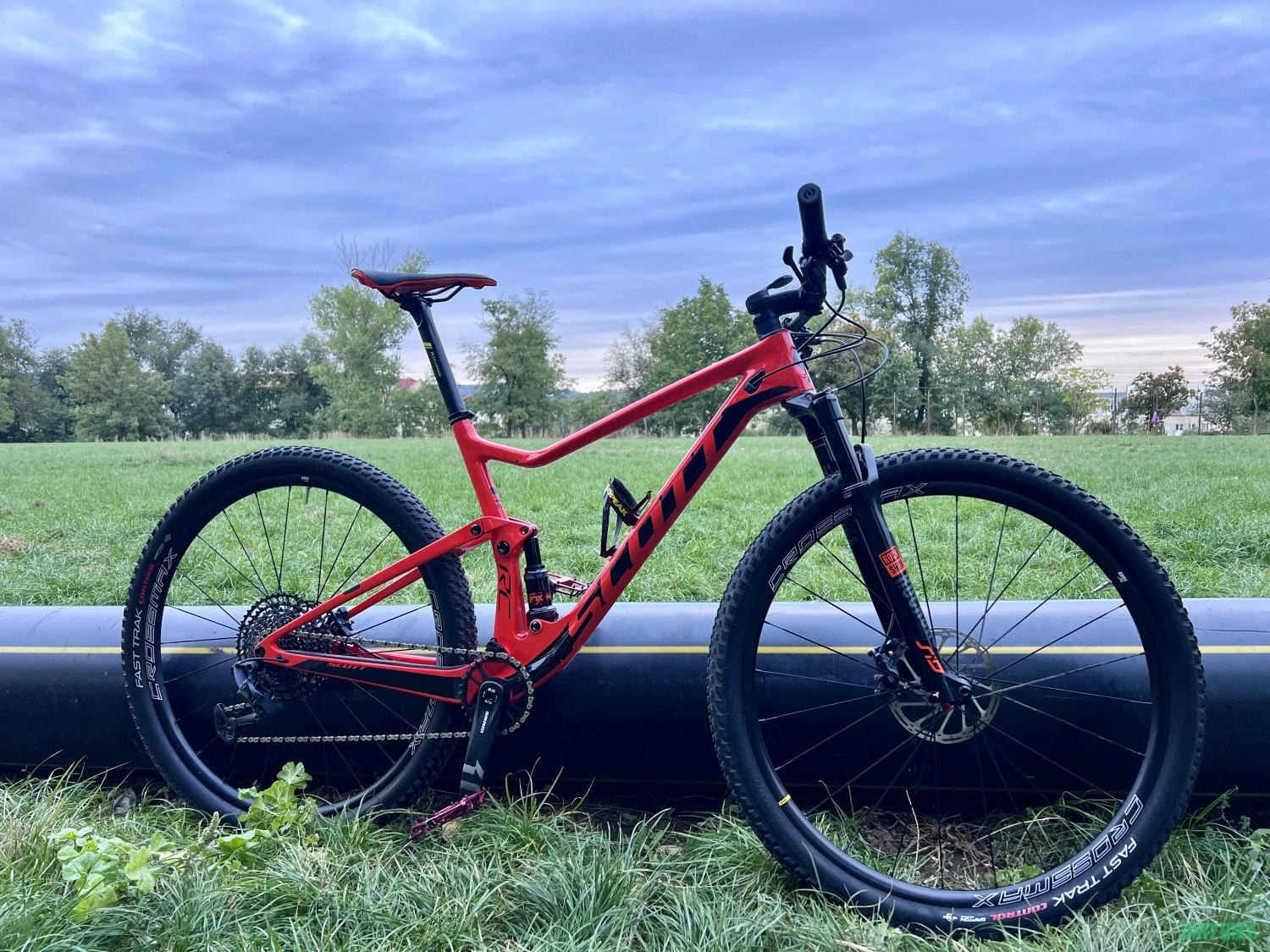1. Scott Spark RC900 team carbon