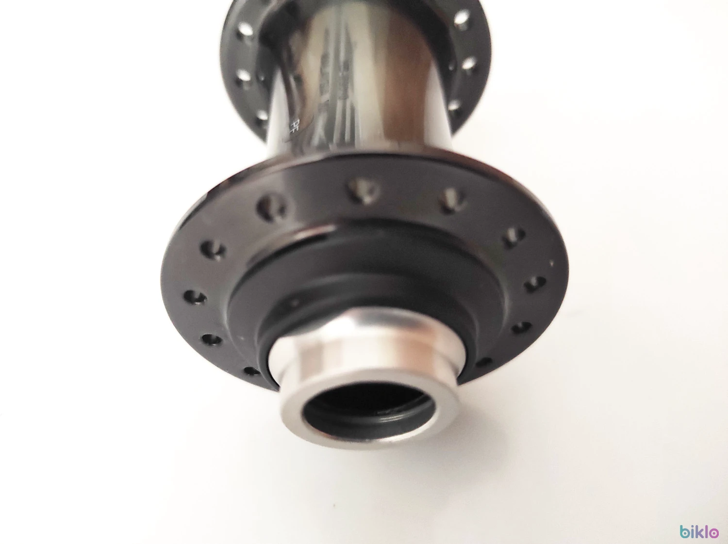 4. Butuc fata Shimano XTR HB-M9010 15x100mm, 28h, disc centerlock nou