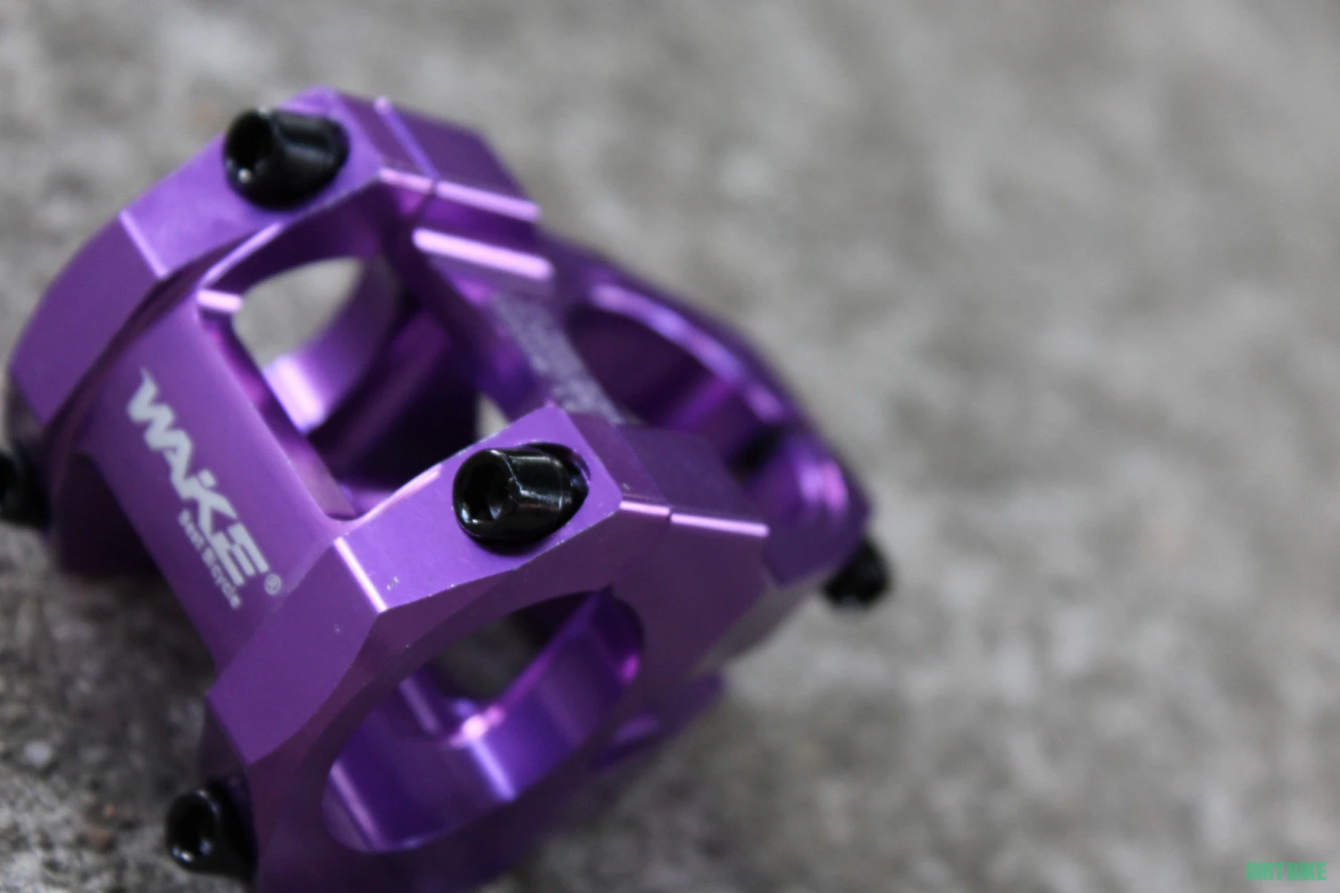 1. Wake SuperLight Comp pipa CNC 31.8' - 35mm mov