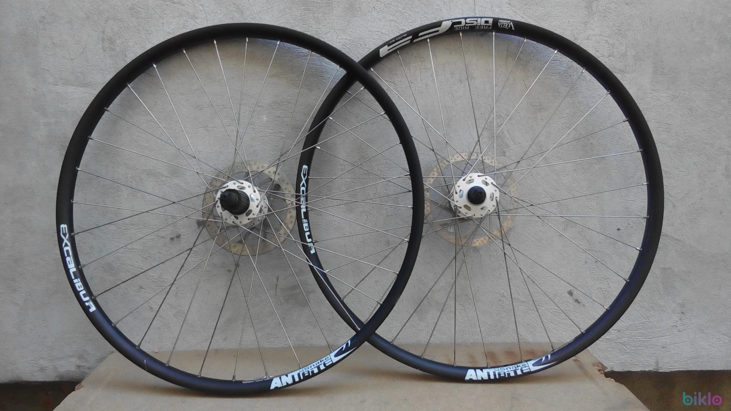1. Set Vuelta Excalibur Deore XT roti disc