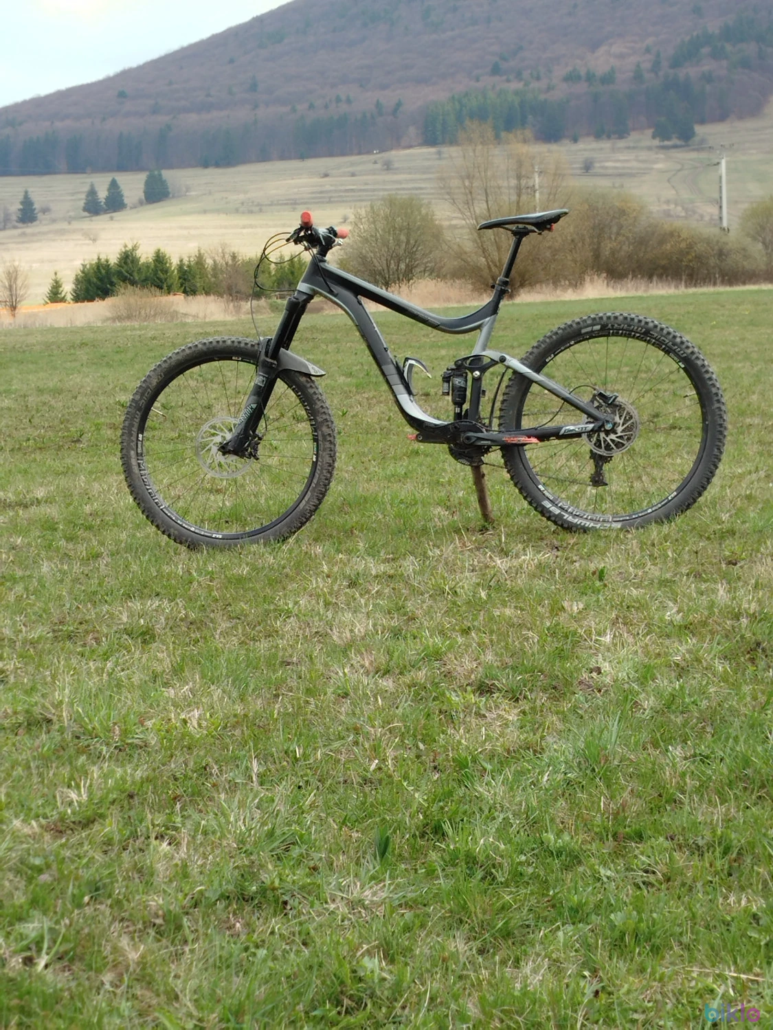1. Vand bicicleta giant reign urgent